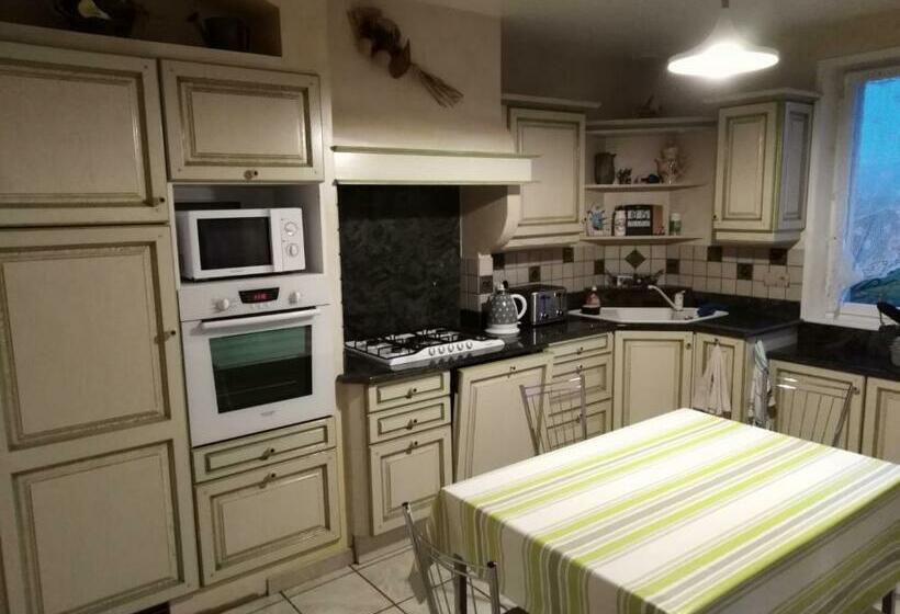 פנסיון Chambres Des Arrys