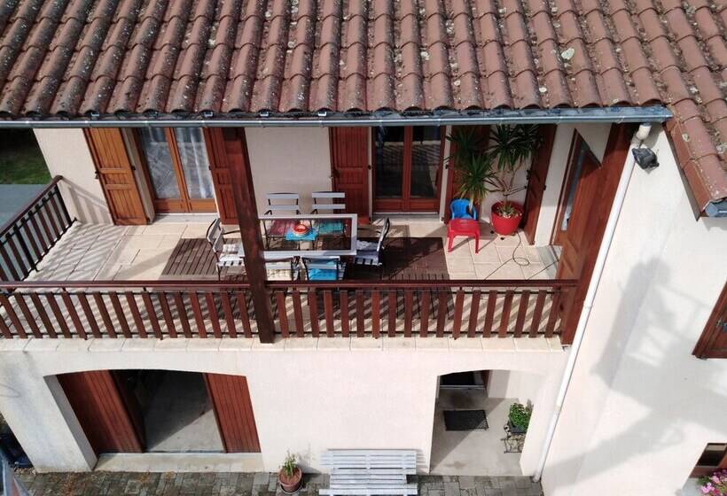 פנסיון Chambres Des Arrys