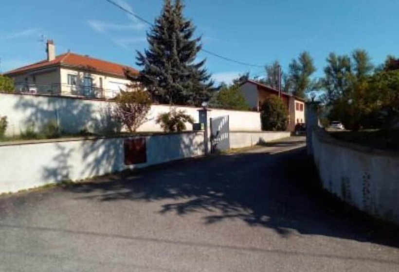 פנסיון Chambres Des Arrys