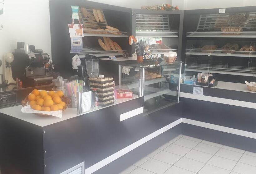 膳宿费 Galotel Agnoudas Near The Airport