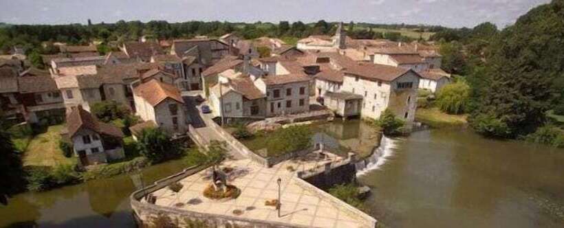 بنسيون La Grande Maison Allemans