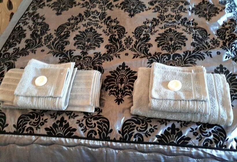 بنسيون La Grande Maison Allemans