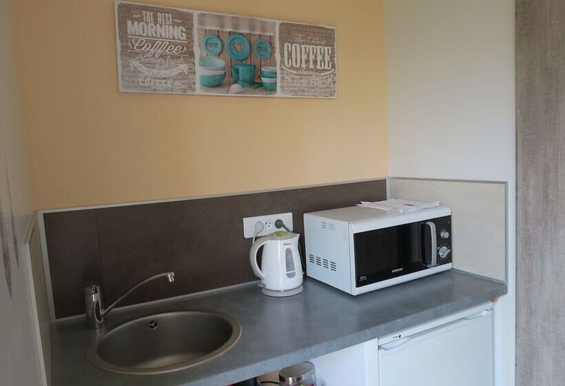 Пансион Les Collinades De Chalons