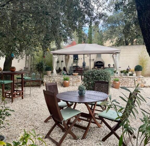 بنسيون Les Jardins D Holi   Chambres D Hôtes