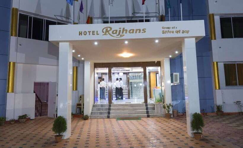 Rajhans Hotel And Resort