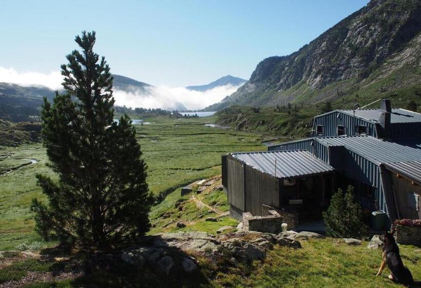 Refuge Des étangs De Bassiès   Hostel