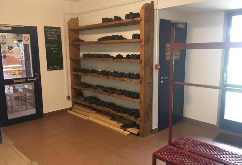 Refuge Des étangs De Bassiès   Hostel