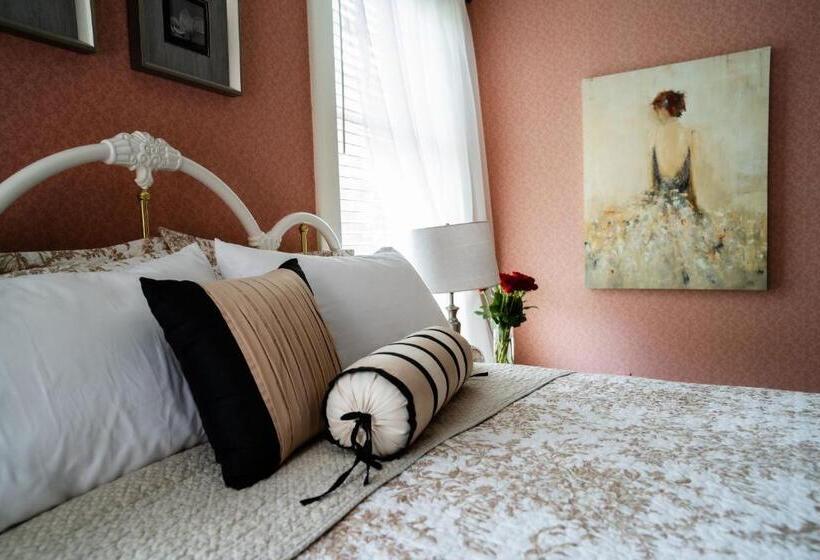 The Nordic Pineapple Bed And Breakfast