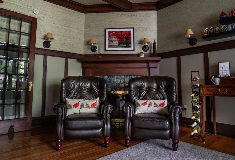 The Nordic Pineapple Bed And Breakfast