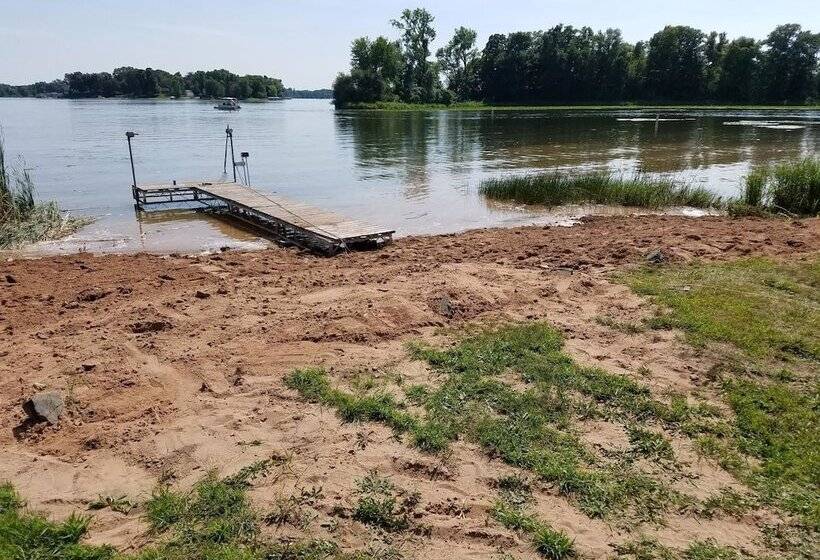 3 Bedroom Lakefront House