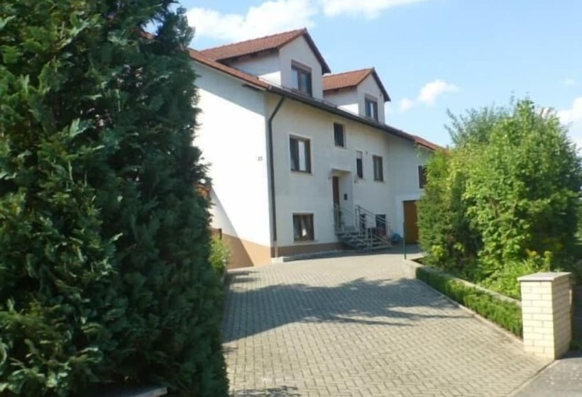 Abseits Vom Lärm Und Verkehr