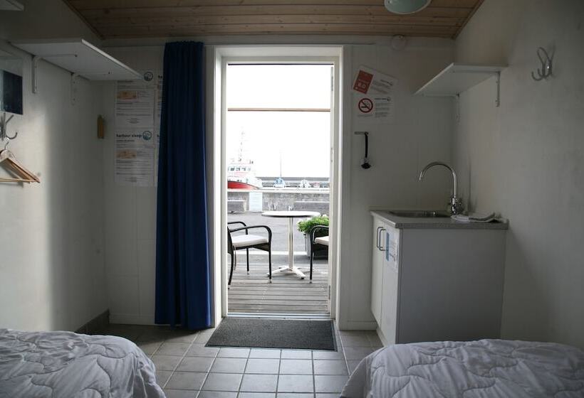 הוסטל Harbour Sleep