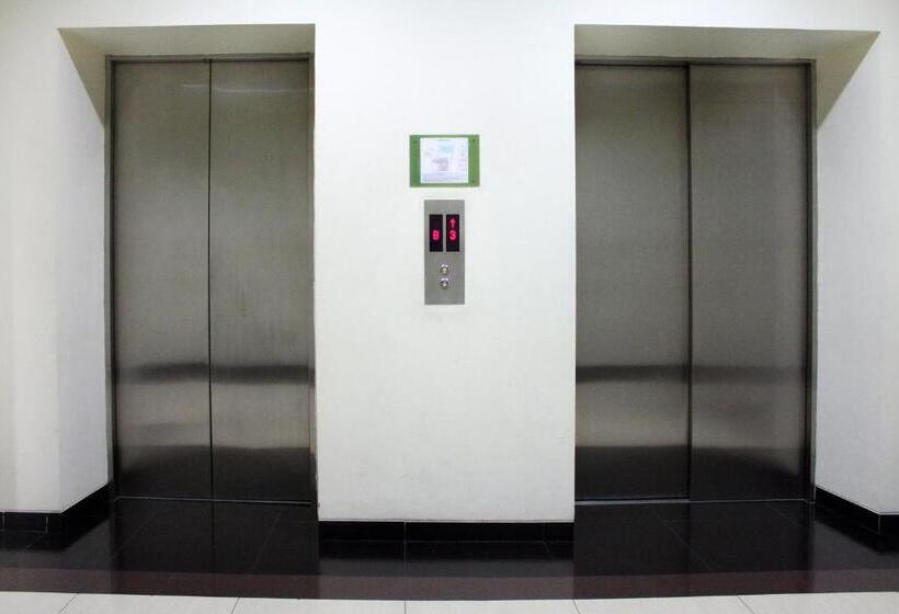 ユースホステル Oyo 266 Margonda Residence 5