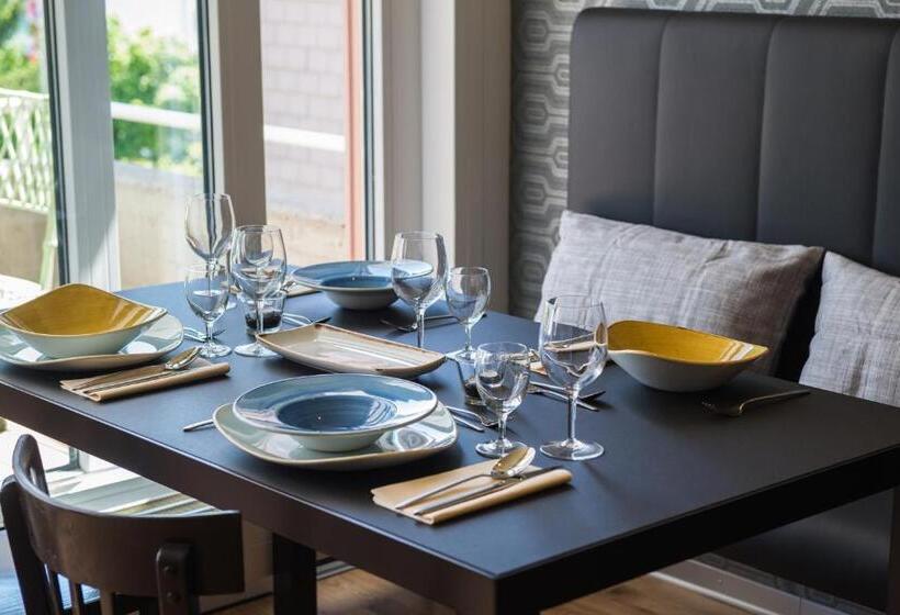 Ascott Hotel & Restaurant