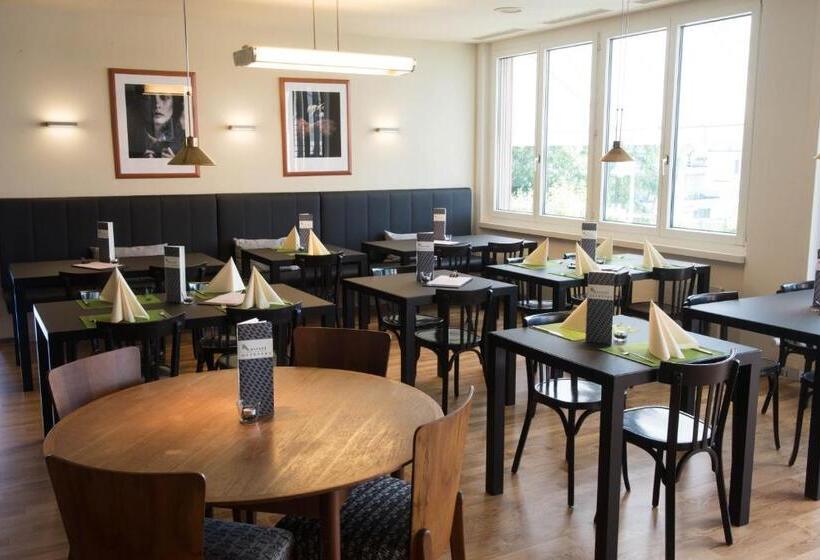 Ascott Hotel & Restaurant