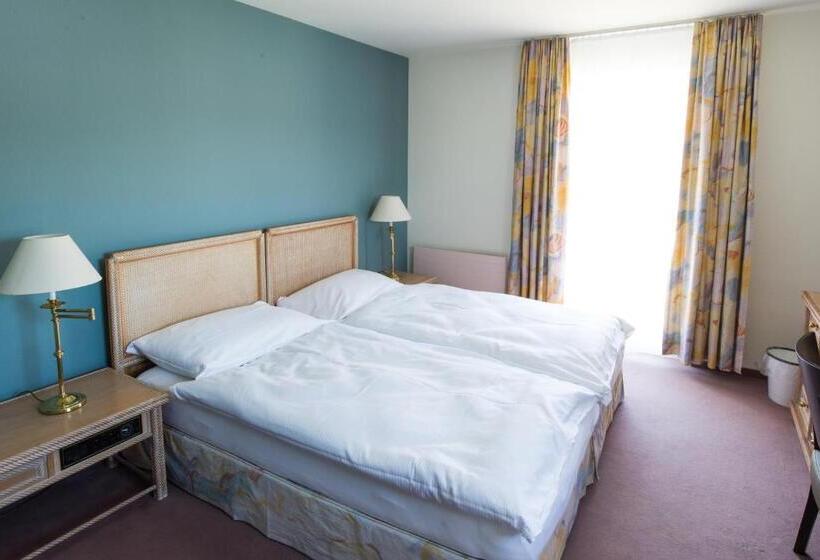 Ascott Hotel & Restaurant