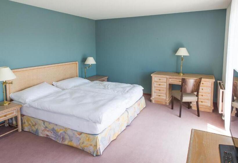 Ascott Hotel & Restaurant