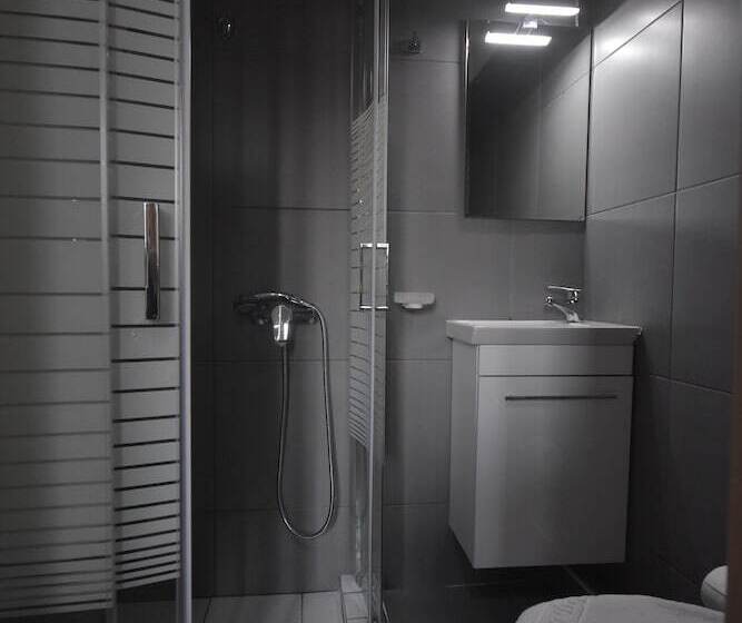 Avr Deluxe Suites 4 Airport Free Shuttle