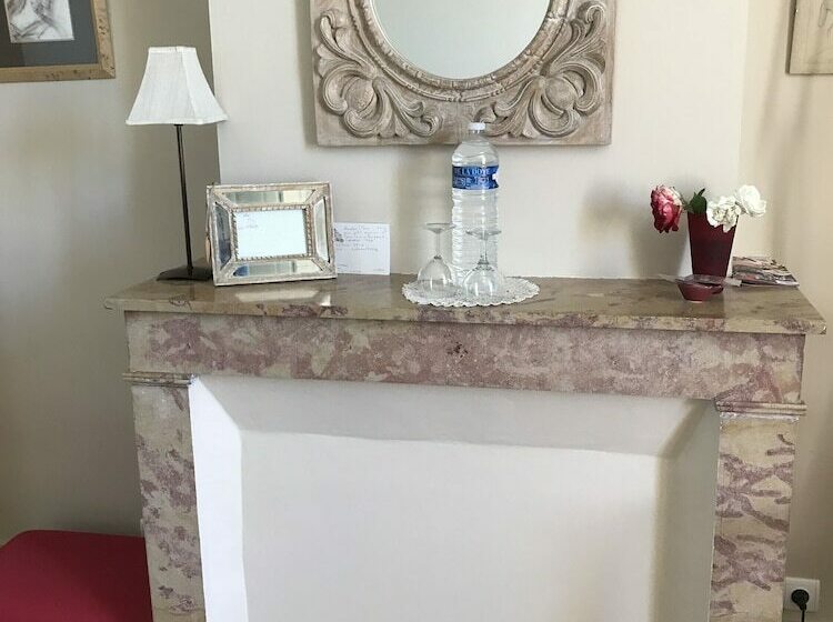 ベッドアンドブレックファースト Ancienne Ecole Du Chapuy