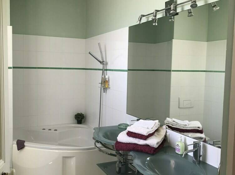 ベッドアンドブレックファースト Ancienne Ecole Du Chapuy