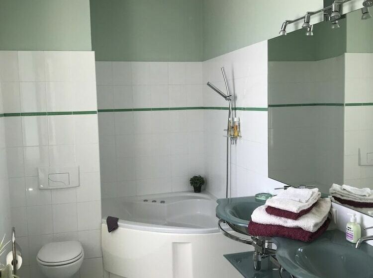 ベッドアンドブレックファースト Ancienne Ecole Du Chapuy