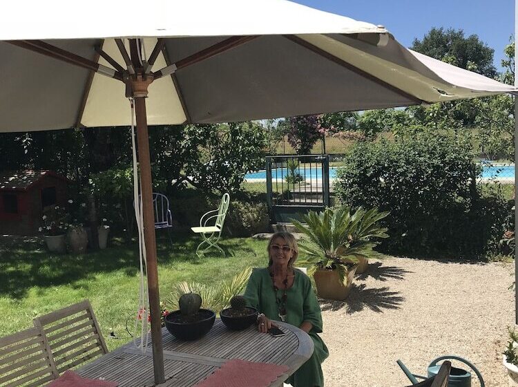 ベッドアンドブレックファースト Ancienne Ecole Du Chapuy