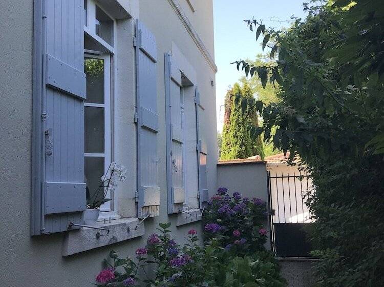 ベッドアンドブレックファースト Ancienne Ecole Du Chapuy