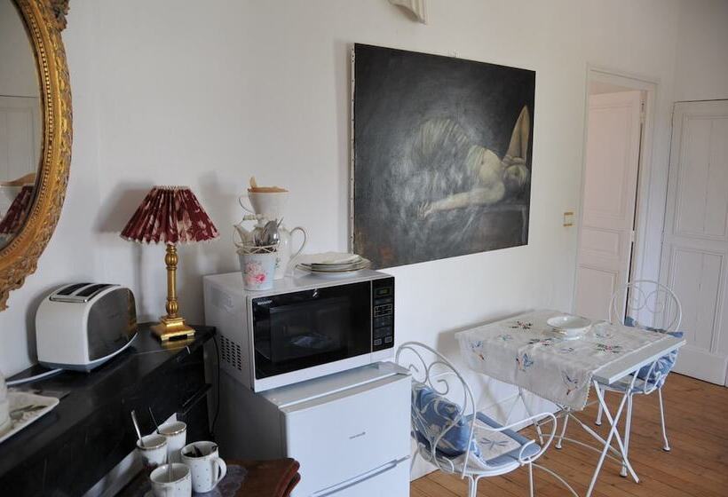 مبيت وإفطار Château De La Chaussée