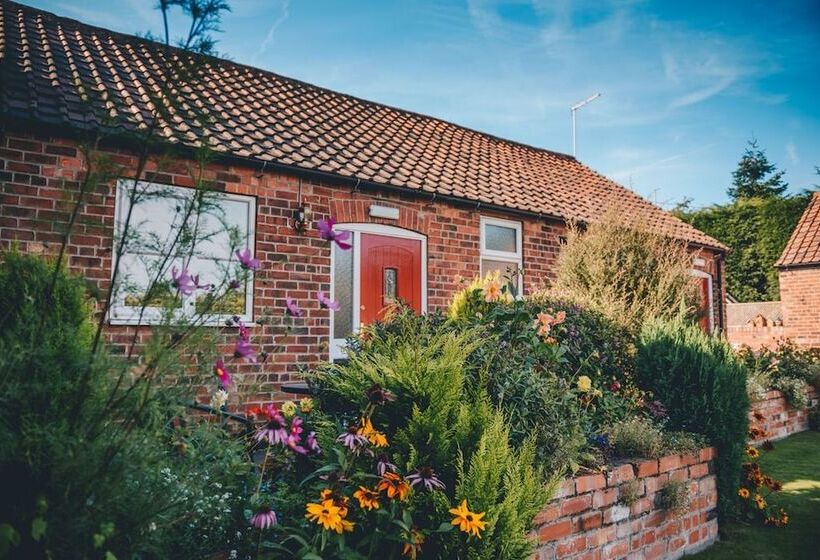 مبيت وإفطار Home Farm & Lodge