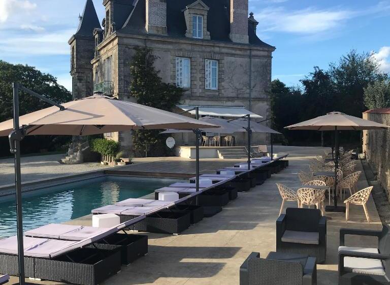 ベッドアンドブレックファースト Le Château Des Tourelles En Vendée