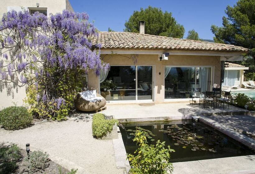 住宿加早餐  L’éléphant De Vaugines