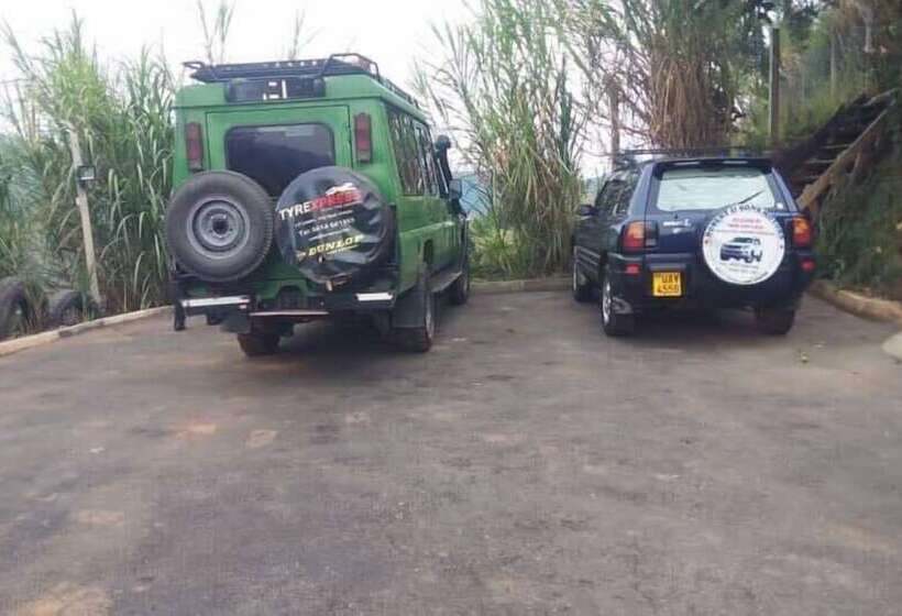 تختخواب و صبحانه Summit Safari Lodge