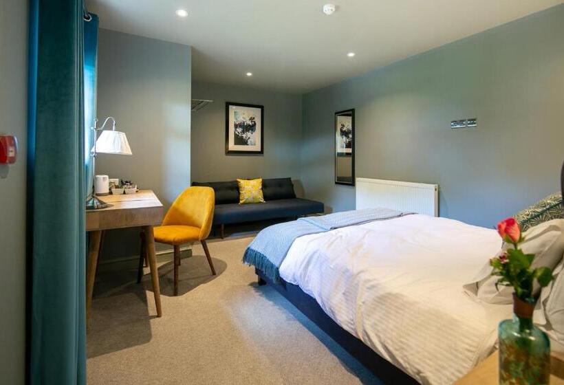 مبيت وإفطار The Cowdray Arms