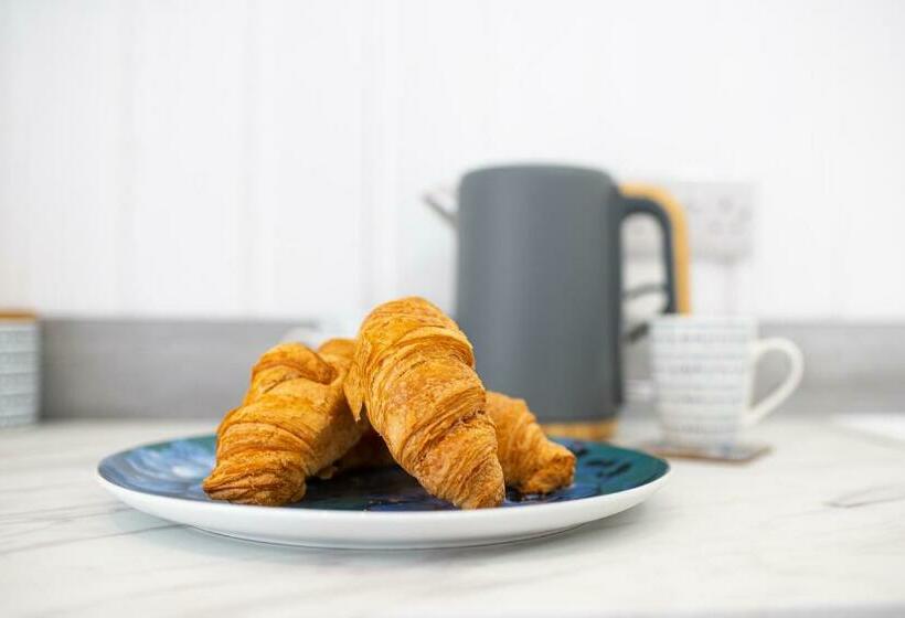 مبيت وإفطار The Foresters Guest House