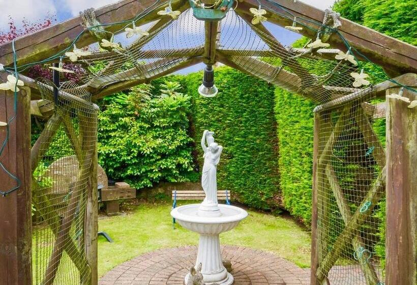 مبيت وإفطار The Foresters Guest House