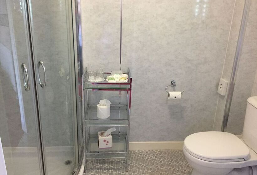 مبيت وإفطار The Foresters Guest House