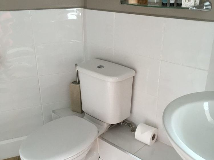 Gorselands Hall Bed And Breakfast