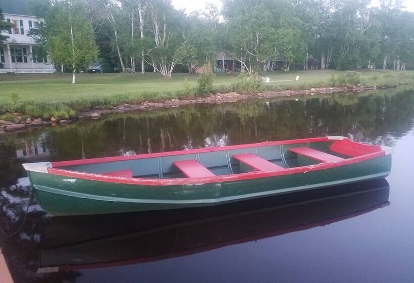 Historic Birch Lodge And Motel