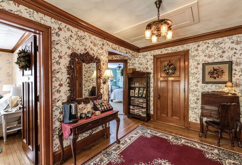 Honeybee Inn Bed & Breakfast