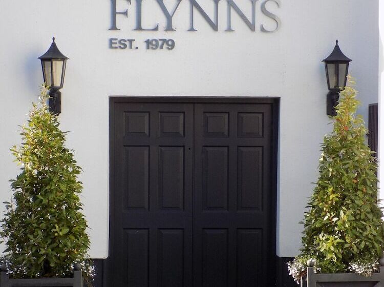 簡易ホテル Flynns Of Termonfeckin