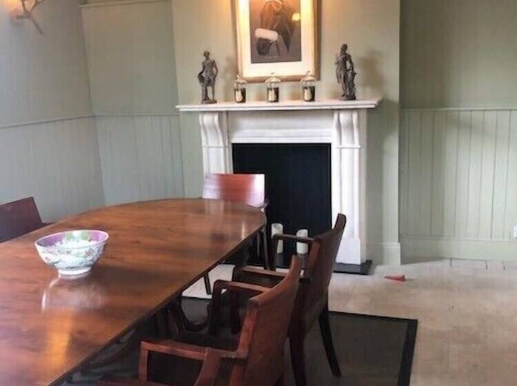 簡易ホテル Flynns Of Termonfeckin