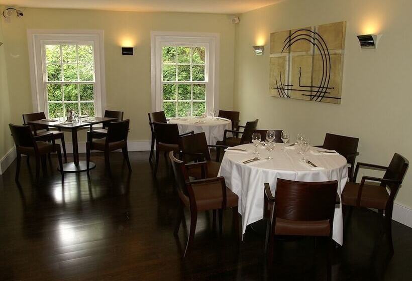 簡易ホテル Flynns Of Termonfeckin