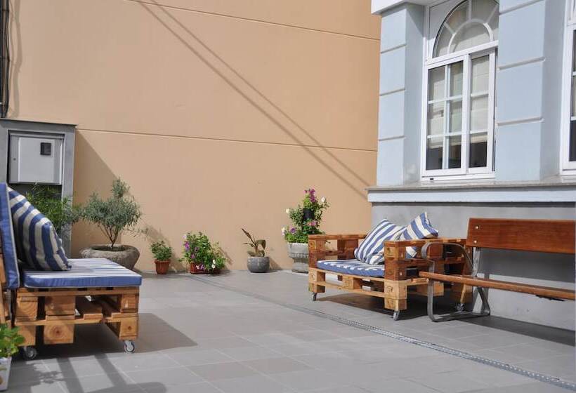 فندق فئة نجمة واحدة La Terraza