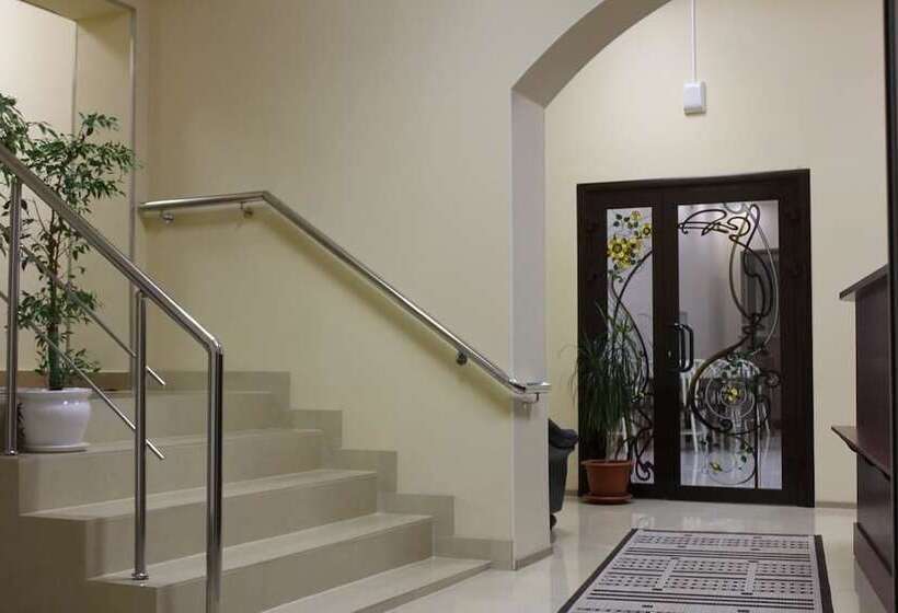 مسافرخانه Na Vvedenskoy