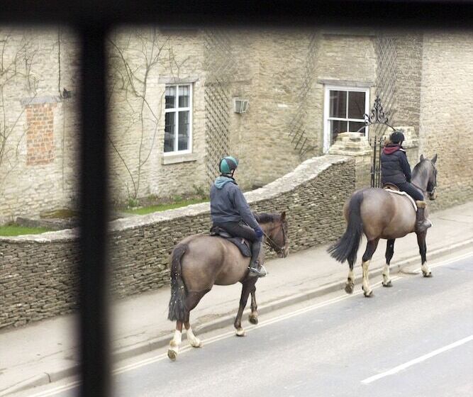 فندق فئة نجمة واحدة The Kings Arms