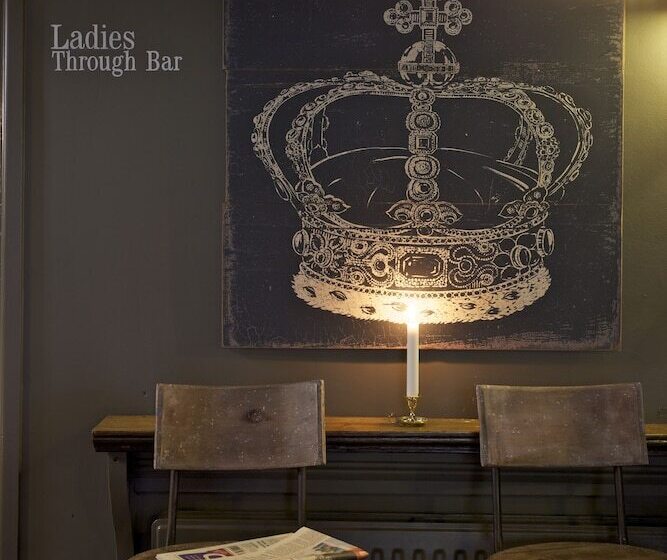 فندق فئة نجمة واحدة The Kings Arms