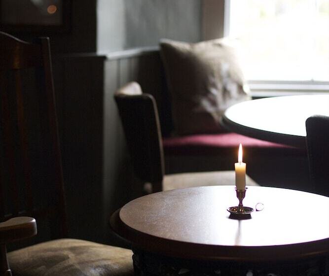 فندق فئة نجمة واحدة The Kings Arms