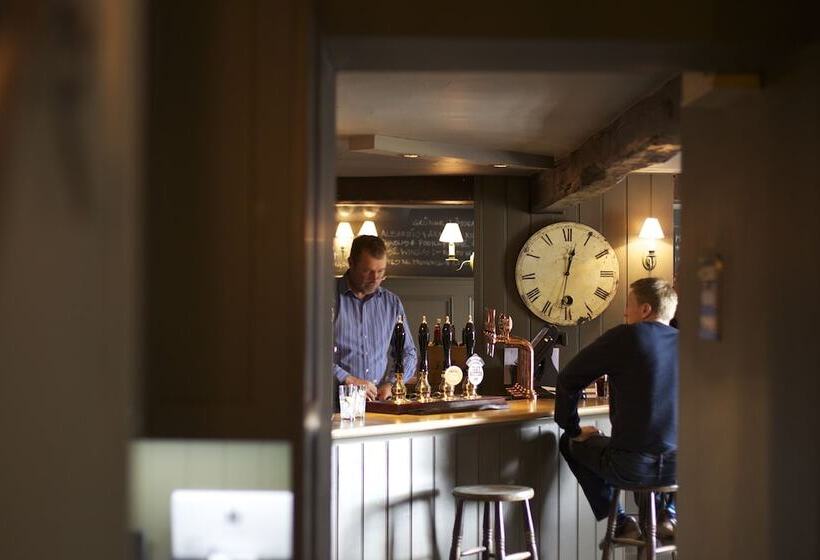 فندق فئة نجمة واحدة The Kings Arms