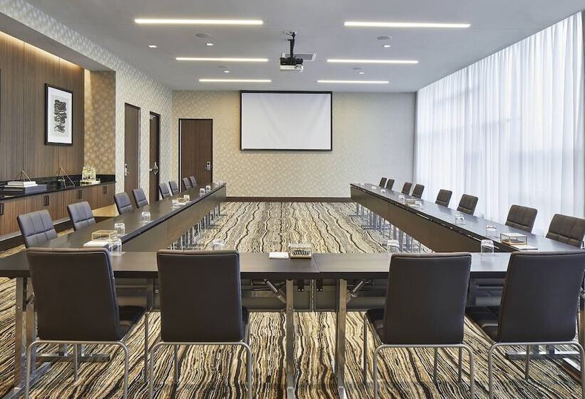 Ac Hotel By Marriott Cleveland Beachwood