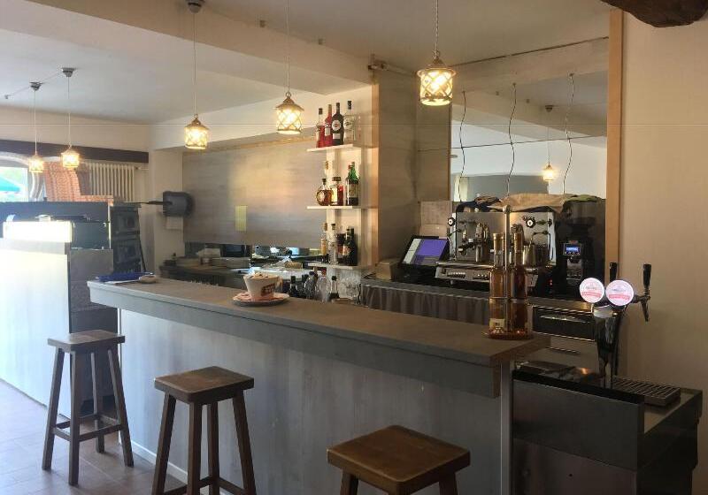 호텔 Albergo Ristorante Belcantone